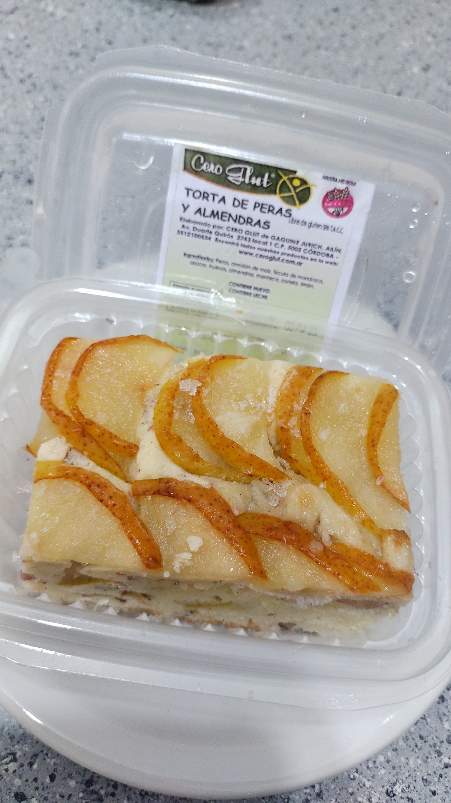 Porciones de tortas indiv. PERAS  Y ALMENDRAS.