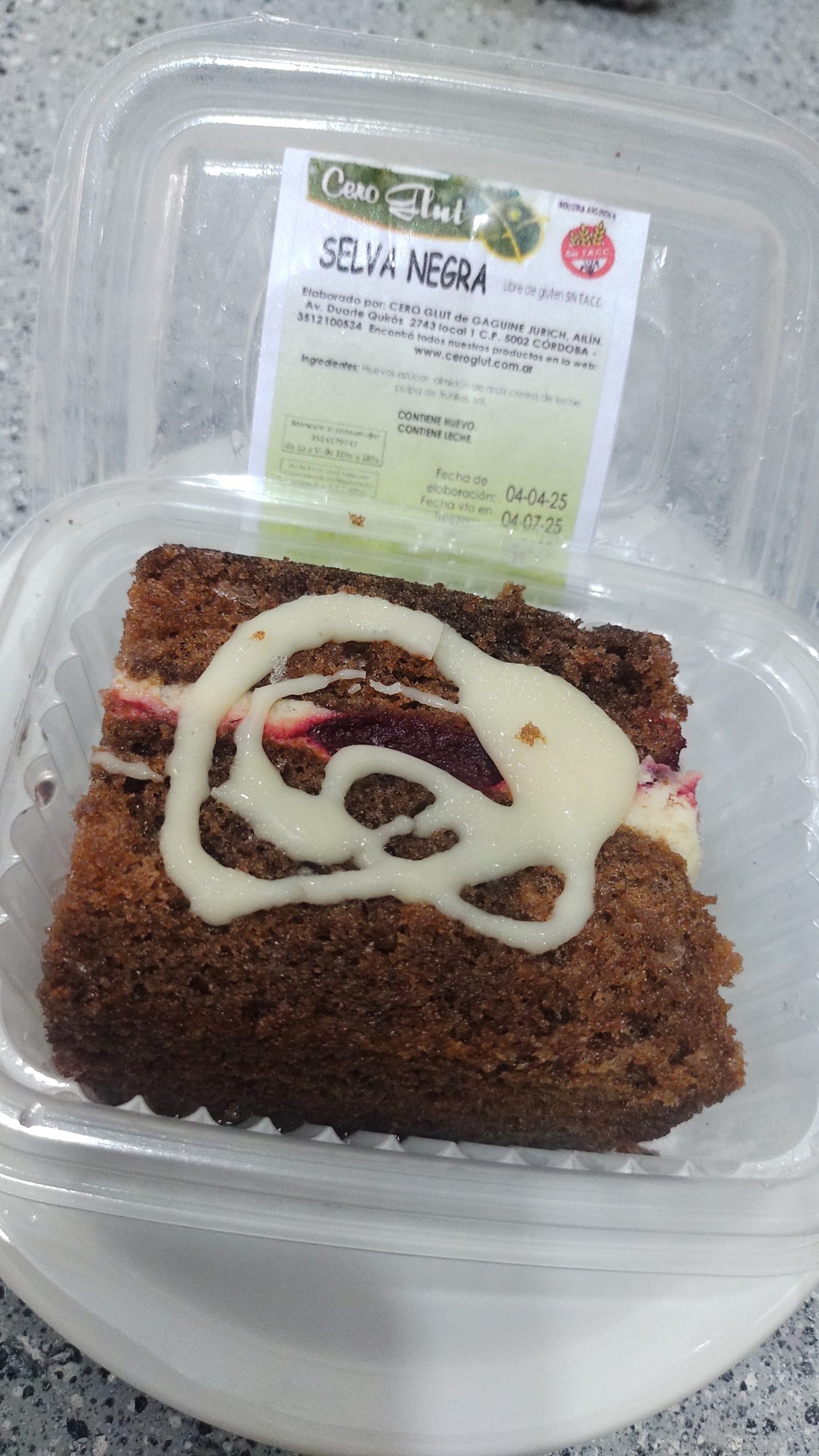 Porciones de tortas indv. SELVA NEGRA