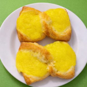 FACTURAS con crema pastelera x unidad